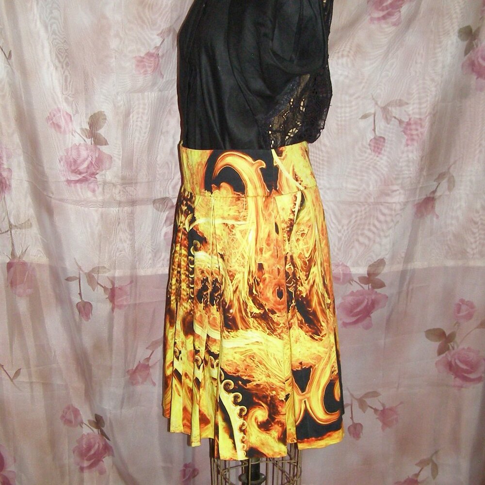 🔥 size 10 GIVENCHY Pleated Skirt FIRE Print - Picture 8 of 11